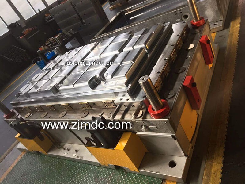 復合踢腳線模具